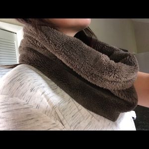 Dylan by true grit coco scarf