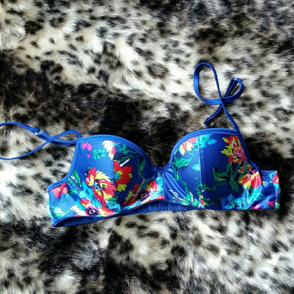 🔥SALE!🔥Gorgeous 32A Aerie lightly lined bra