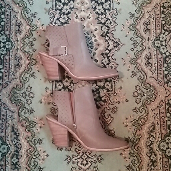 DV Cailin Open Heel Bootie 4" Heel - Picture 2 of 8