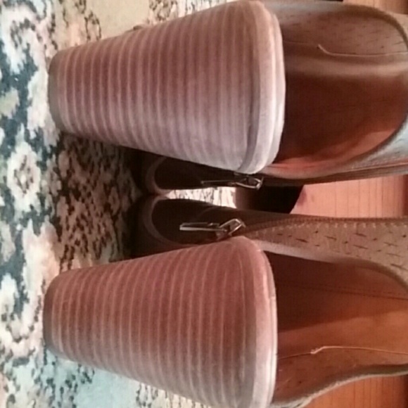 DV Cailin Open Heel Bootie 4" Heel - Picture 5 of 8