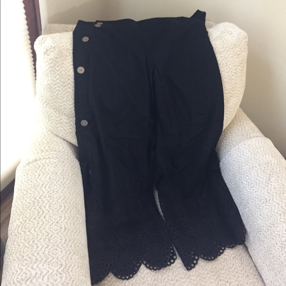 Black culotte pants