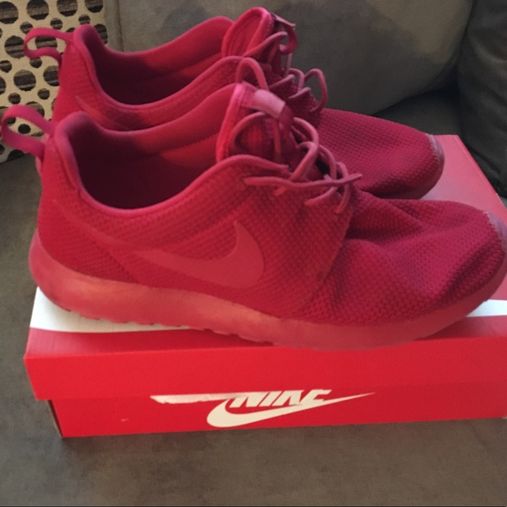 Nike Roshe one Size 9