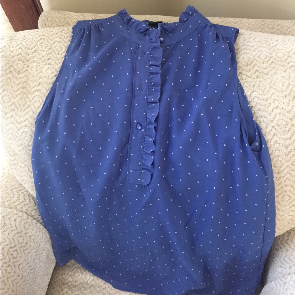 Sleeveless silky blouse