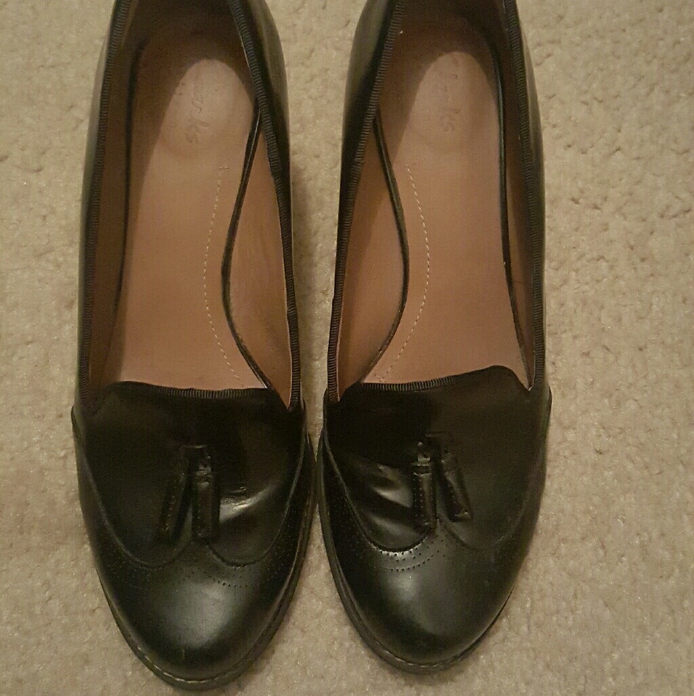Clarks shoes us size 7 M