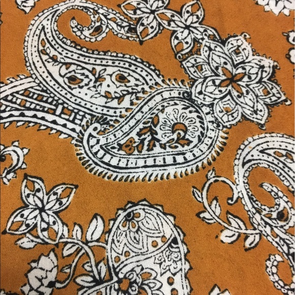 Forever 21 blouse with neck tie - Picture 3 of 4