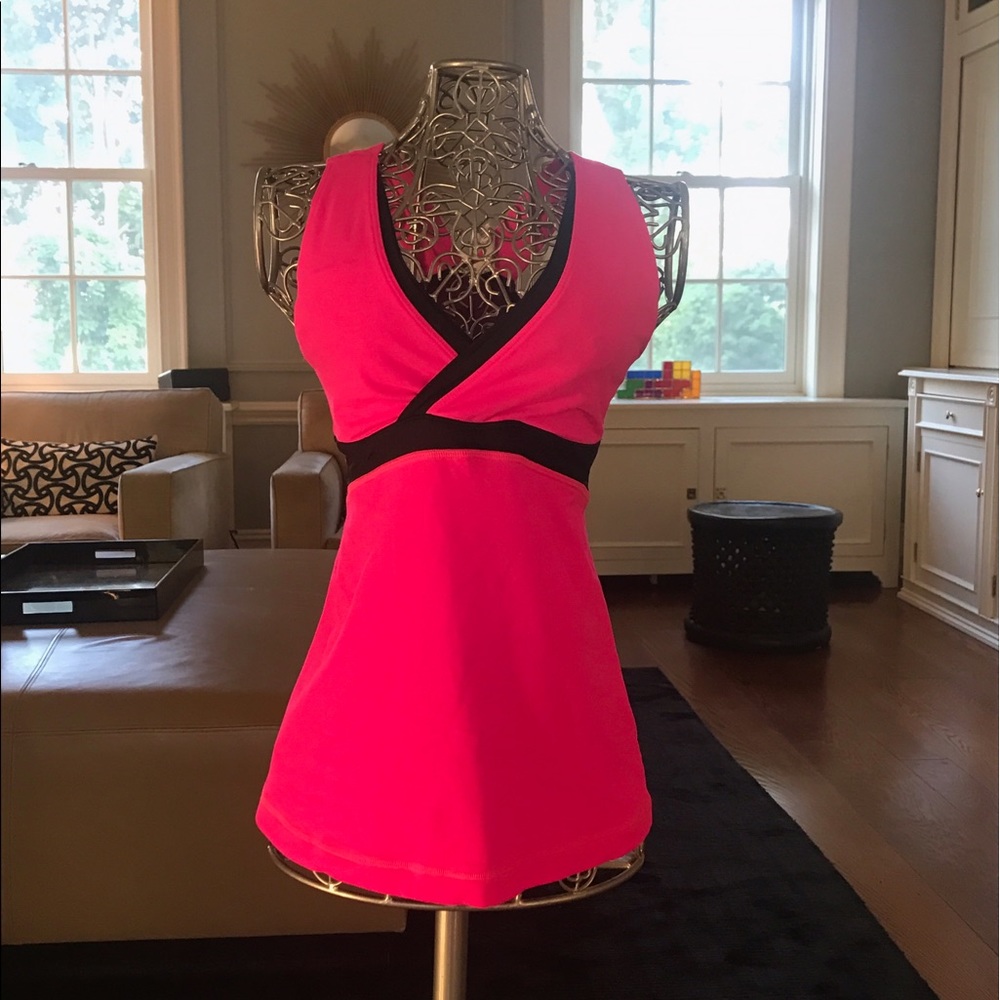 Black and Pink Lulu lemon tank