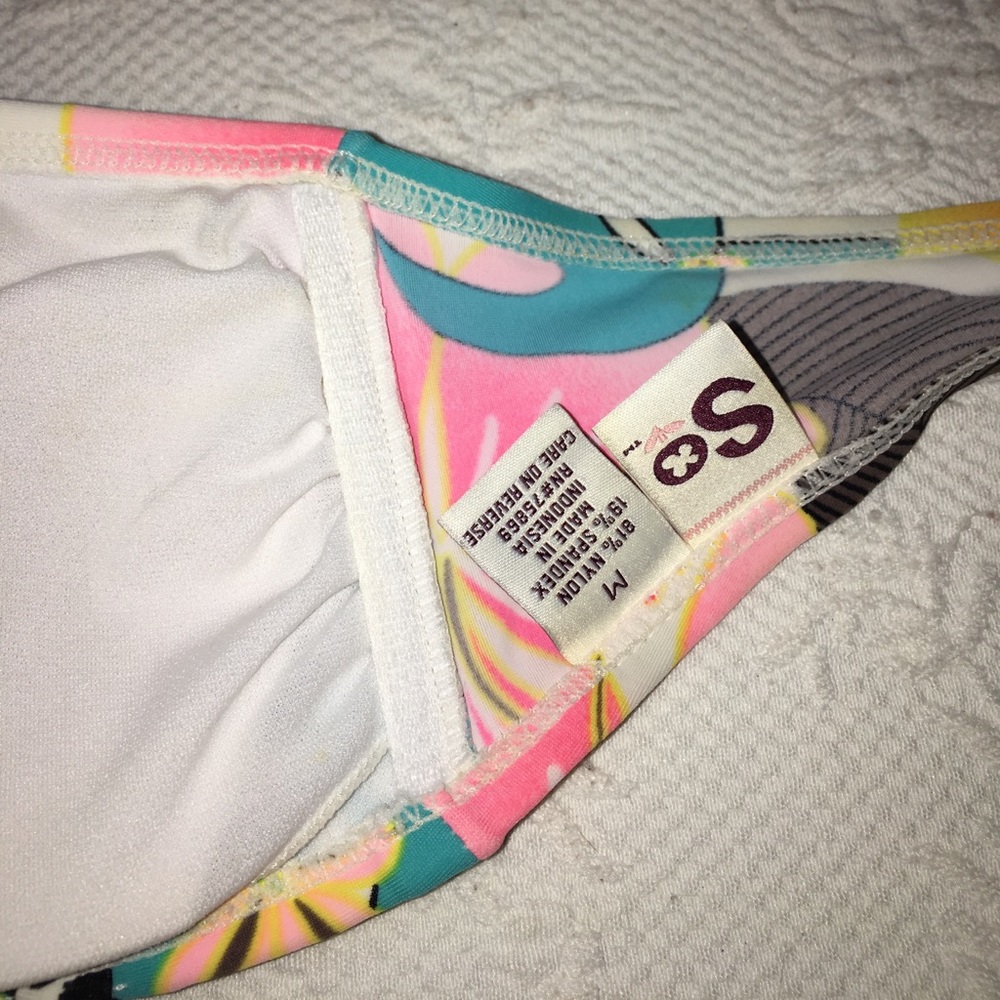 Two piece bikini - Picture 4 of 5