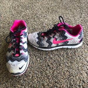 Zig Zag Nike running shoes