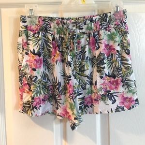 Floral shorts in small