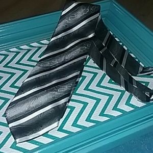 Black diagonal stripe with subtle pattern