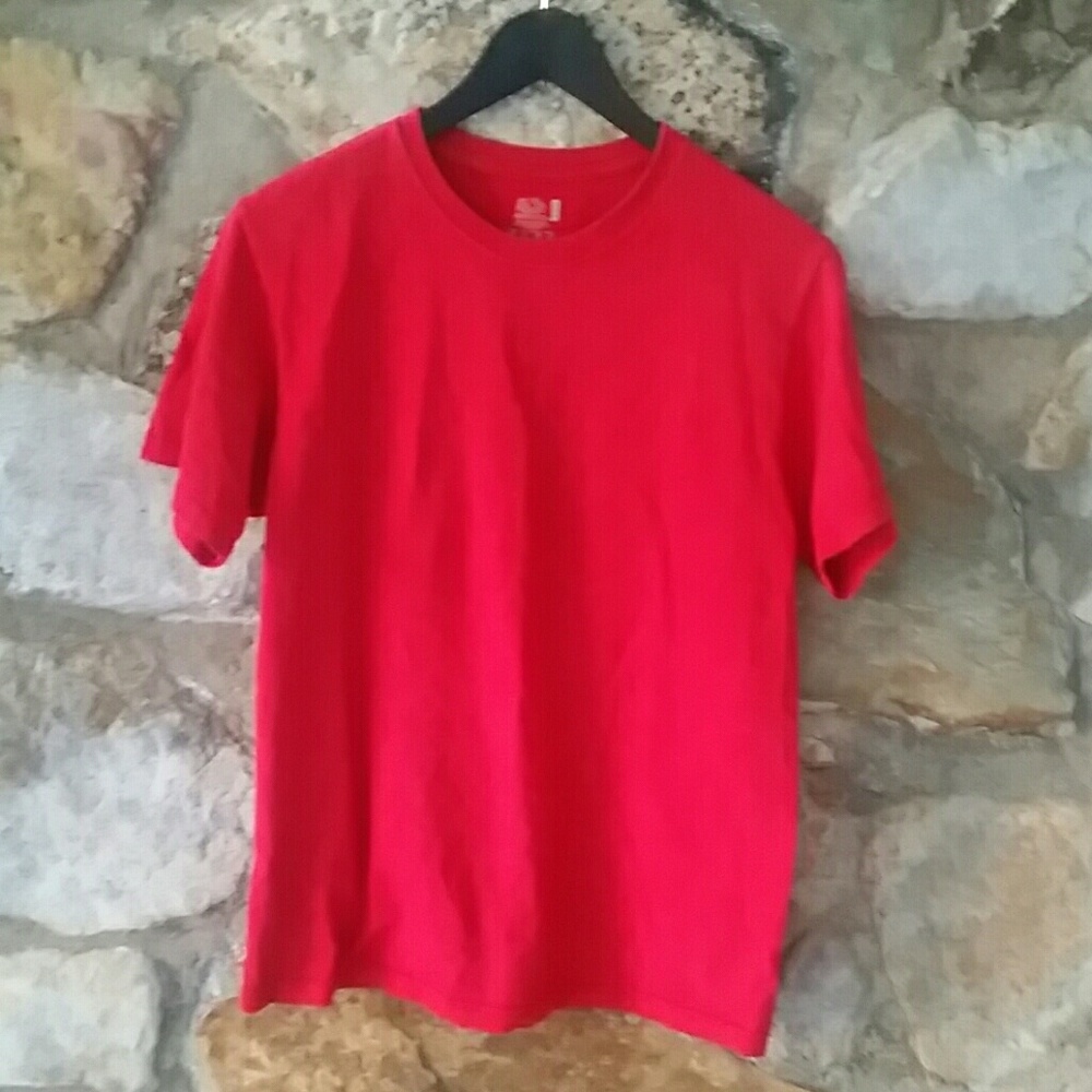 Red tee