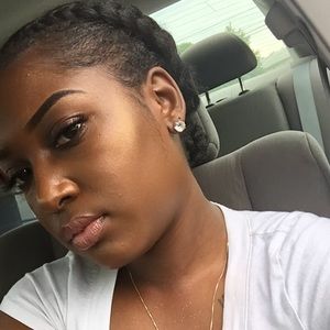 Meet your Posher, Arielle