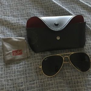 Authentic Ray ban aviators no scratches