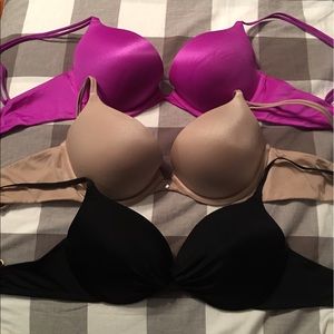 3 VS very sexy bras 34C Victoria Secret