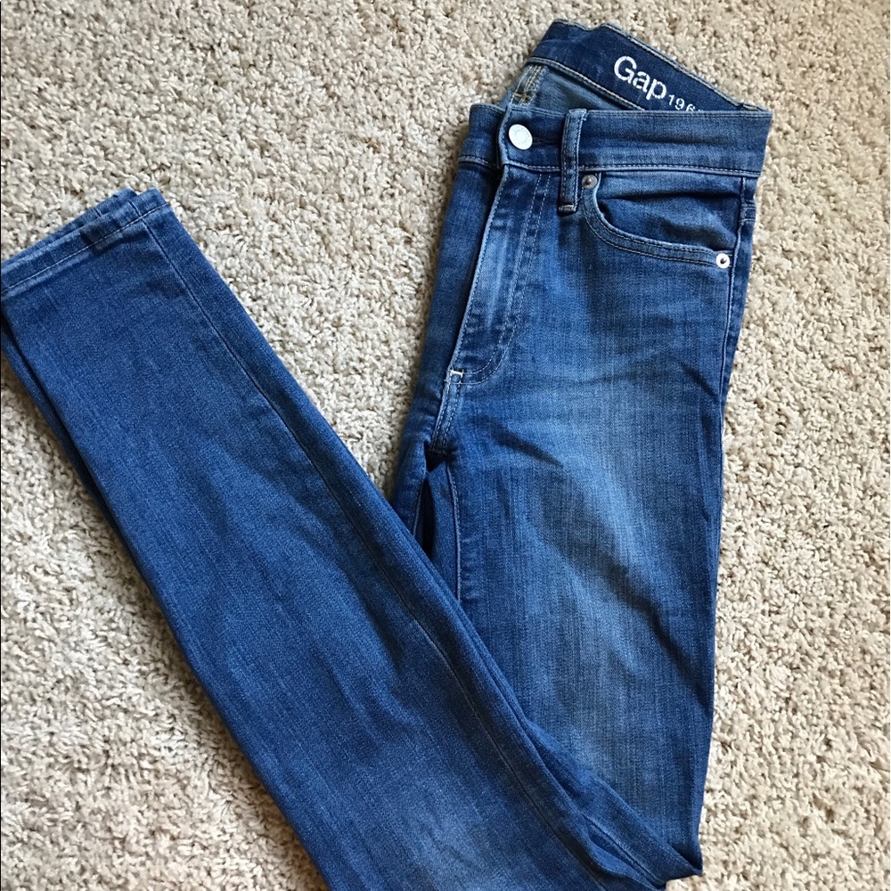 Gap resolution true skinny jeans