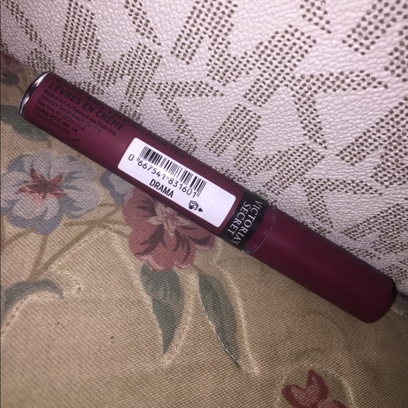 Victoria's Secret matte lip stain - Picture 2 of 2
