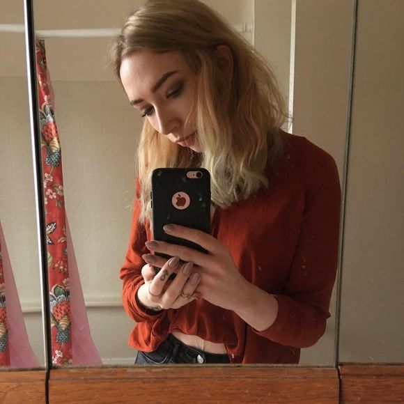 Meet your Posher, Michelle - Picture 2 of 2