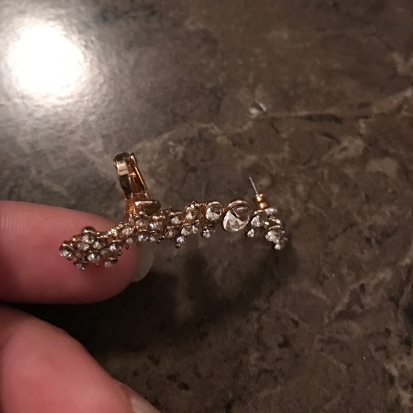 Earring - Picture 4 of 4