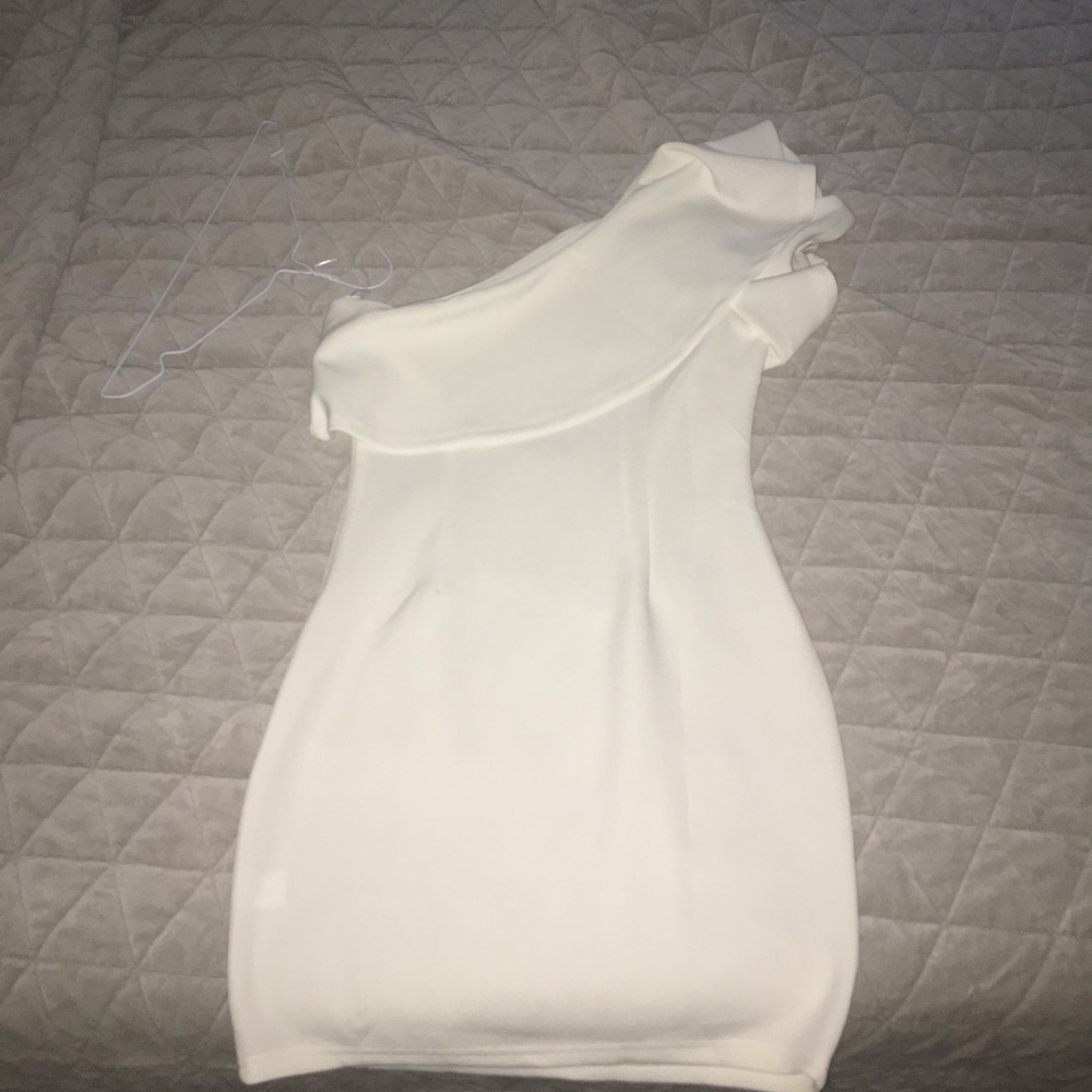 WHITE One Shoulder Ruffle Mini Dress