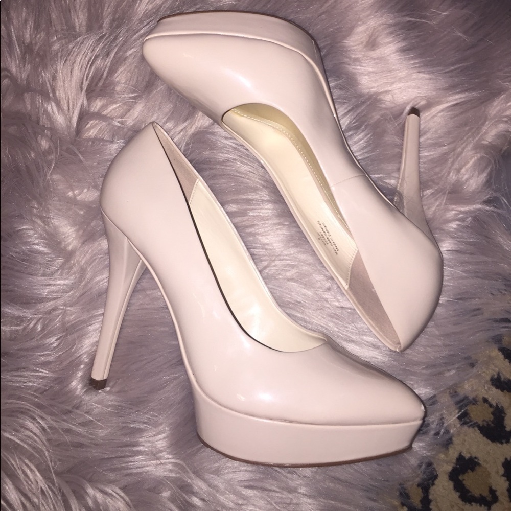 Nude heels !!