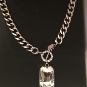Expose Necklace