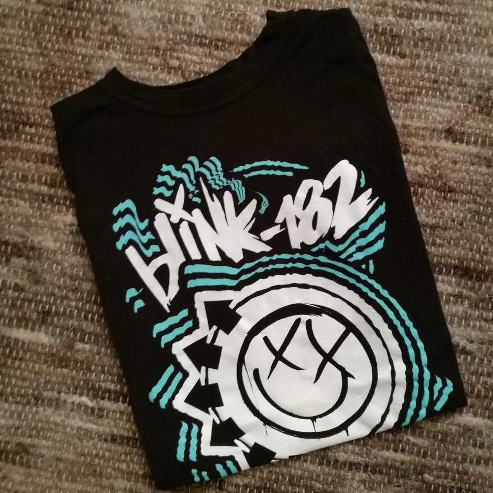 Blink-182 band shirt. DONATING SOON