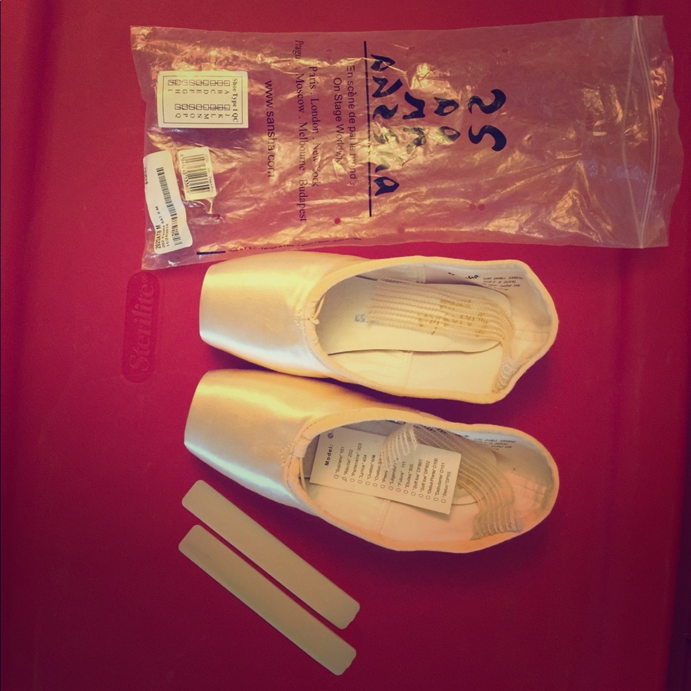 Ballet Pointe Shoes