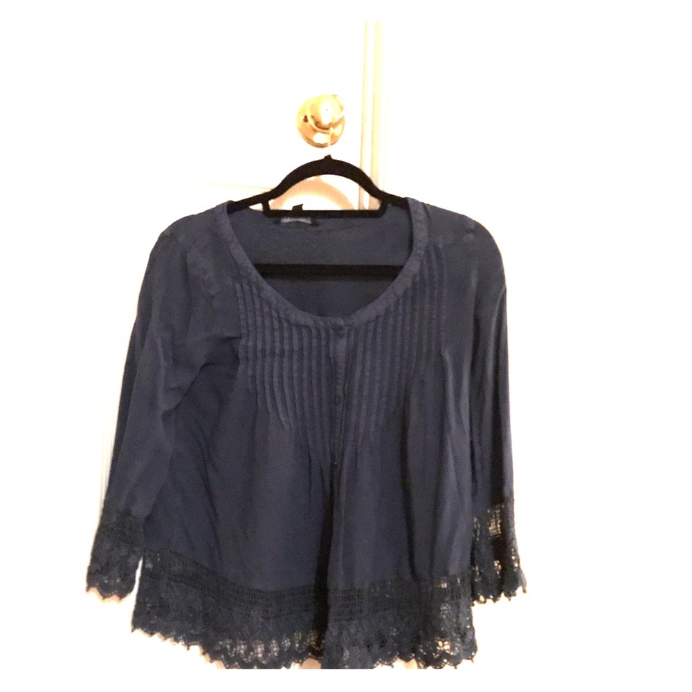 Blue American Eagle blouse with lace, size XS!