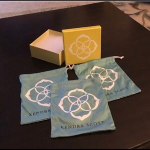 READ Kendra Scott bag, dust bags and box