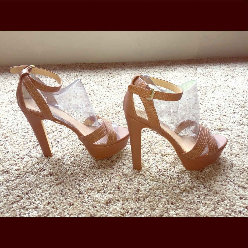 Colin Stuart taupe brown ankle heels