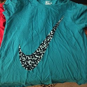 3 Nike athletic cut shirts medium bundle sale