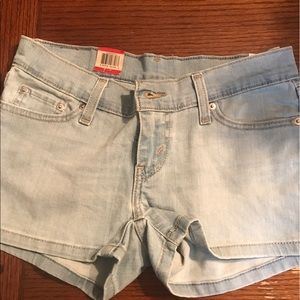 Women's Levi shorts