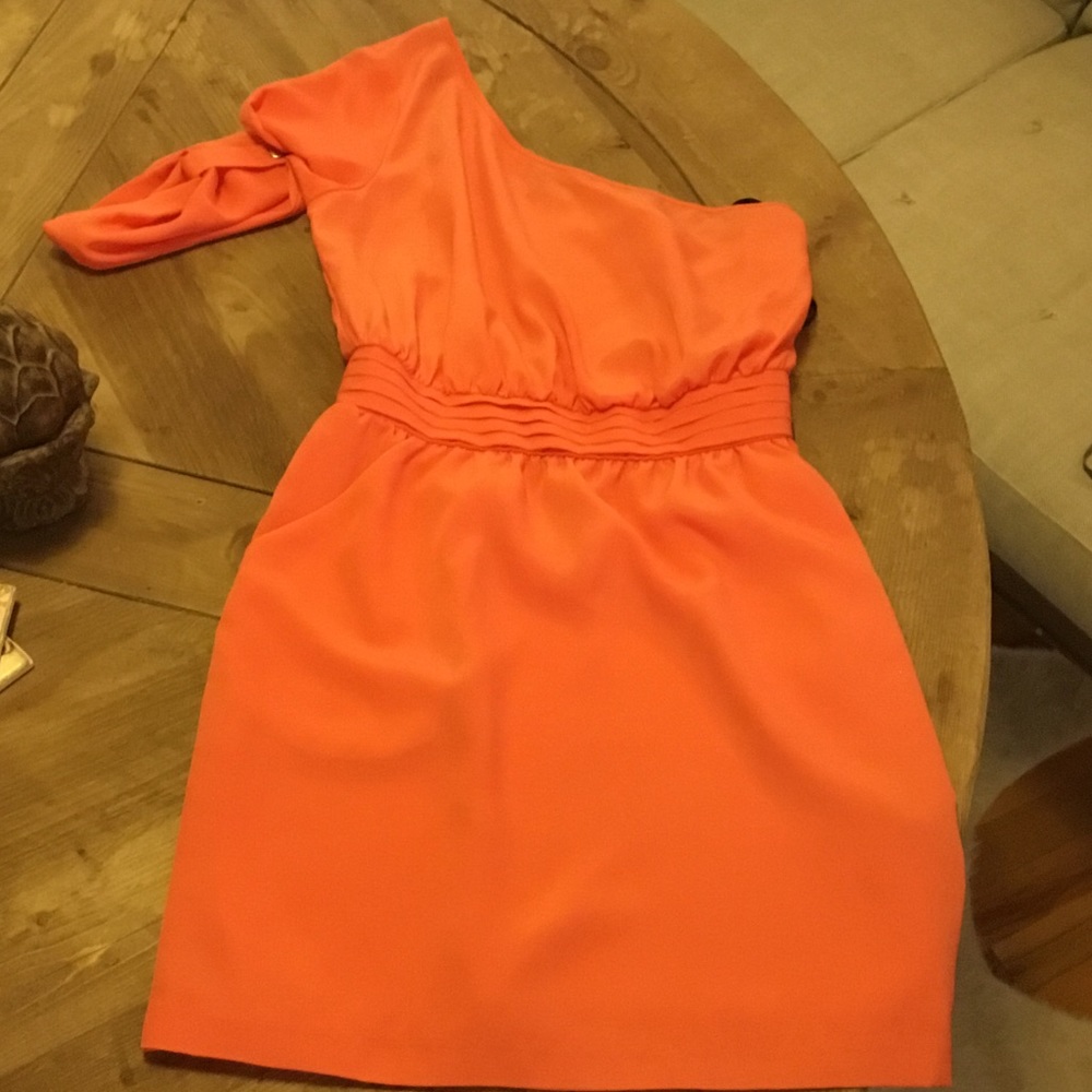 One shoulder dress