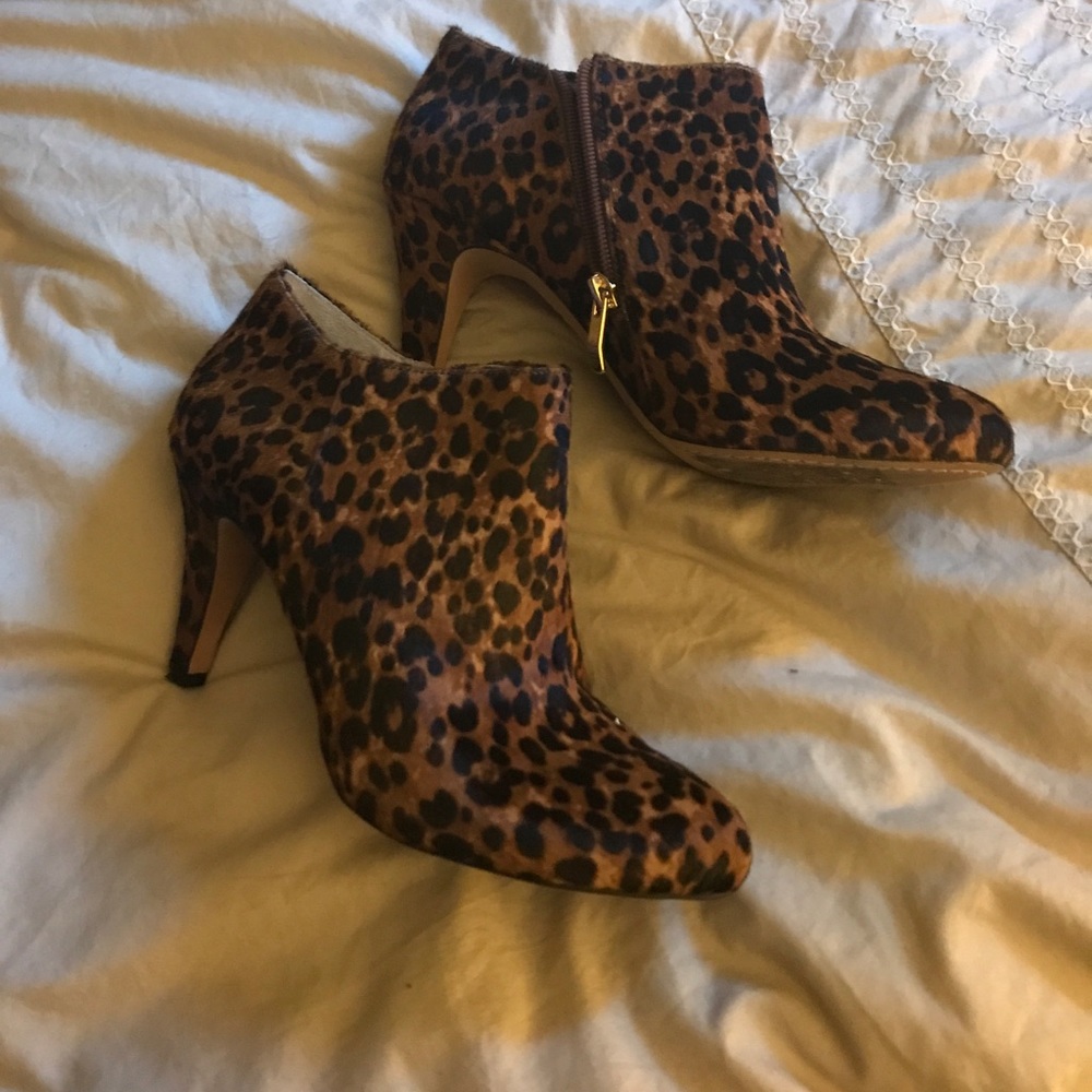 Vince Camuto booties leopard