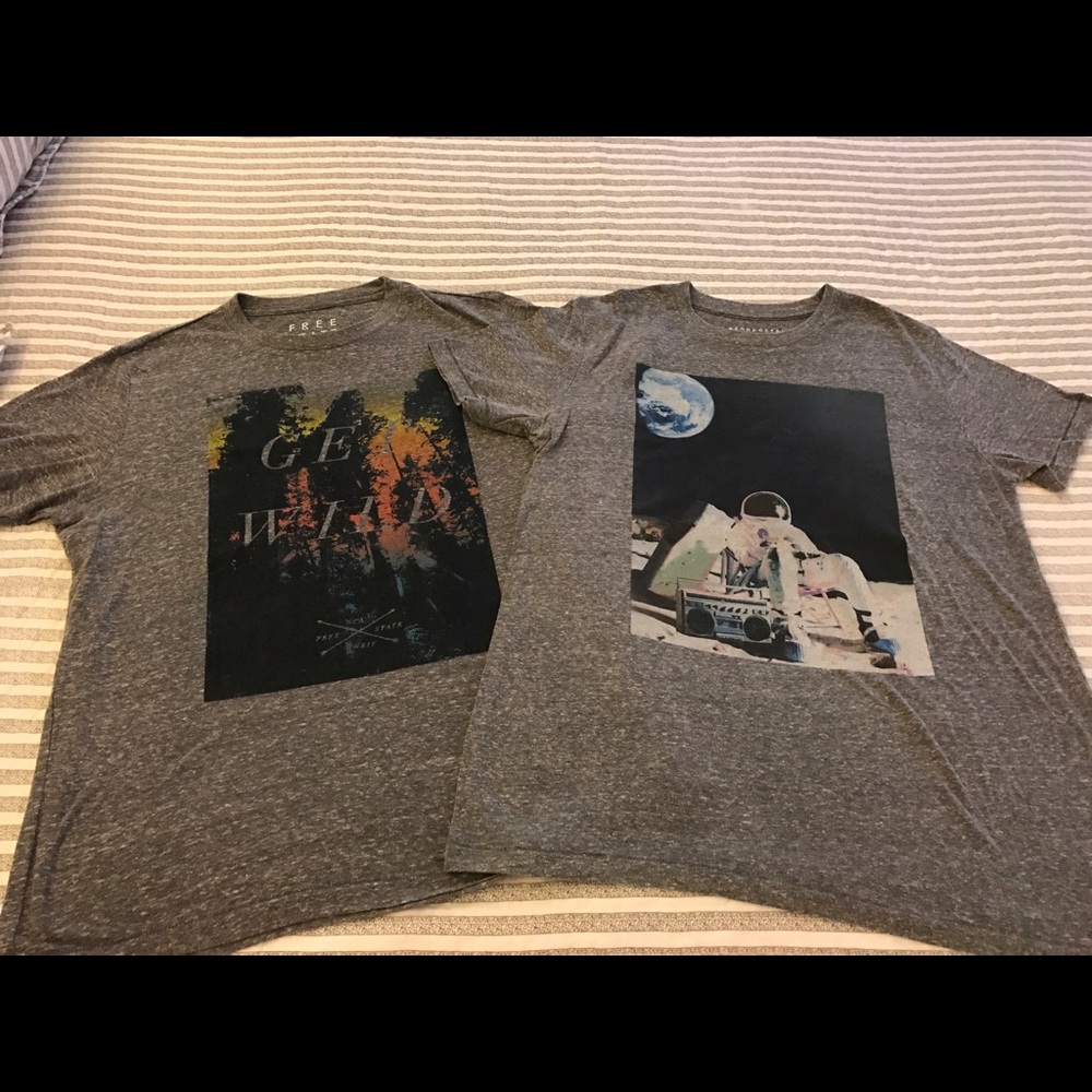 ***SOLD***Men's graphic tees - Picture 1 of 3