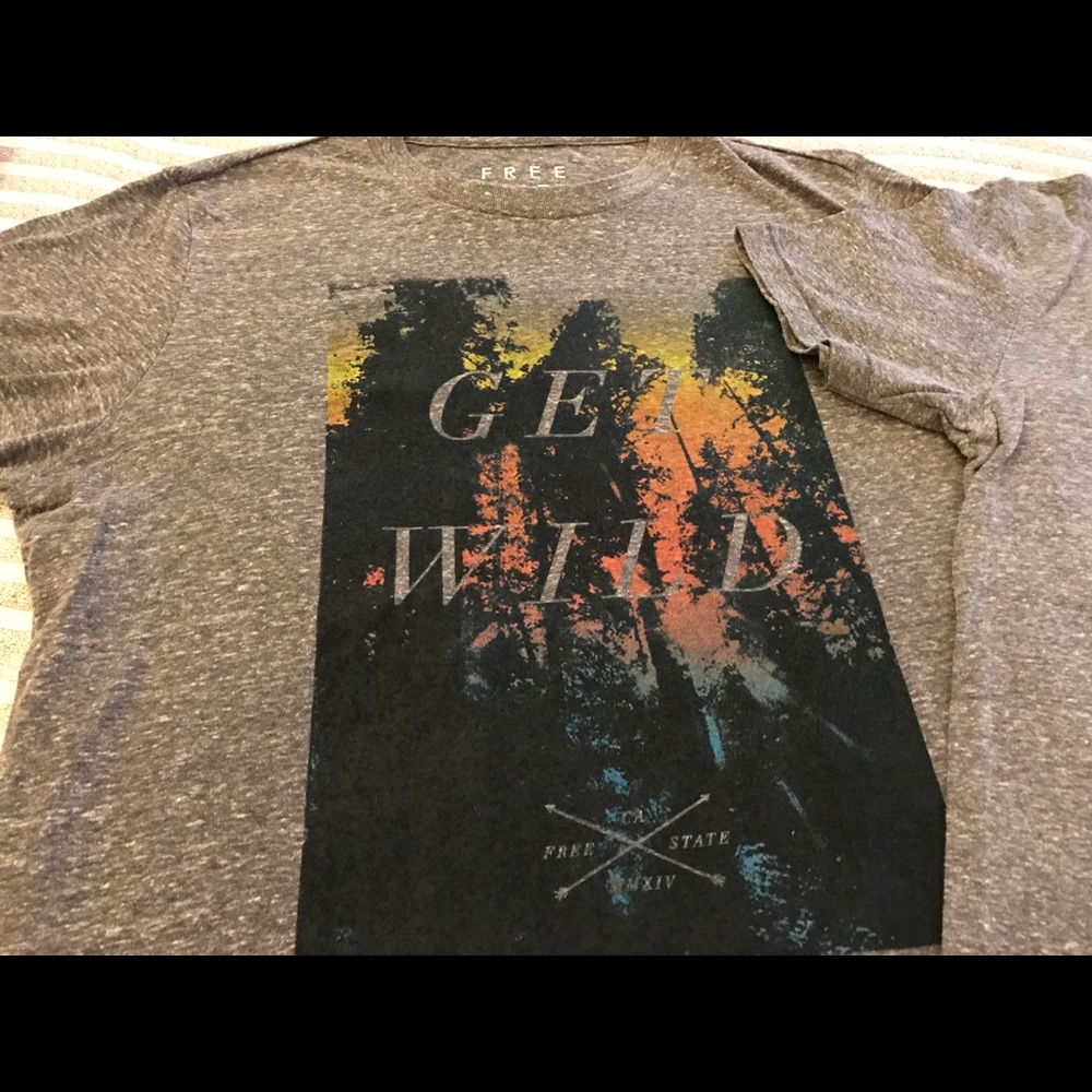***SOLD***Men's graphic tees - Picture 2 of 3