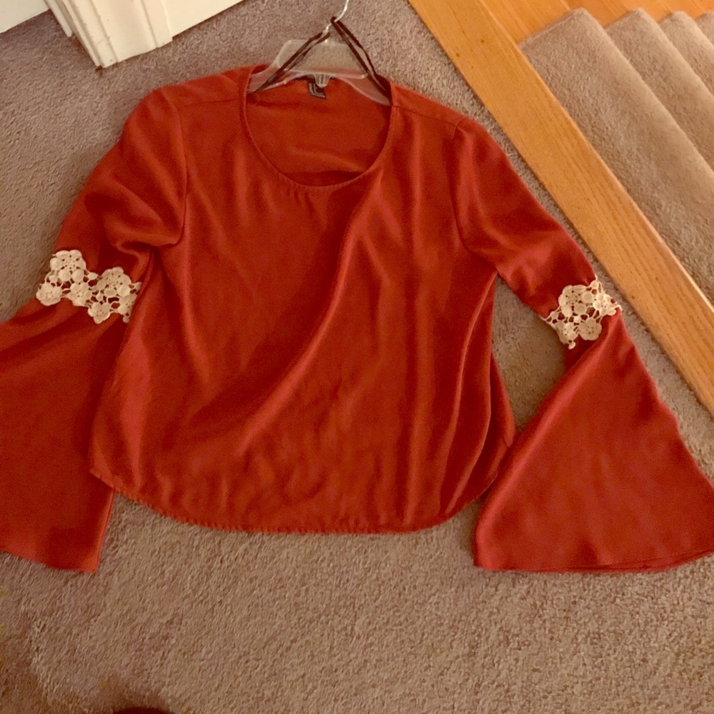 Forever 21 flare sleeves top, size S!