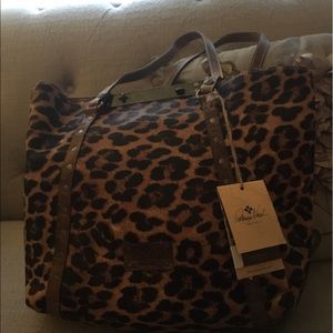 NWT Patricia Nash Benvenuto Leopard Tote!