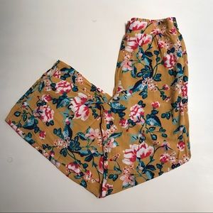 High Waisted Floral Pants - Wideleg! 💛❤️