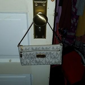 Wristlet/small purse