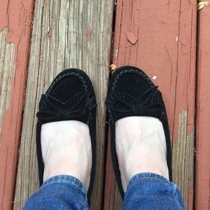 💥CLEARANCE💥Black Minnetonka Loafers (7.5)
