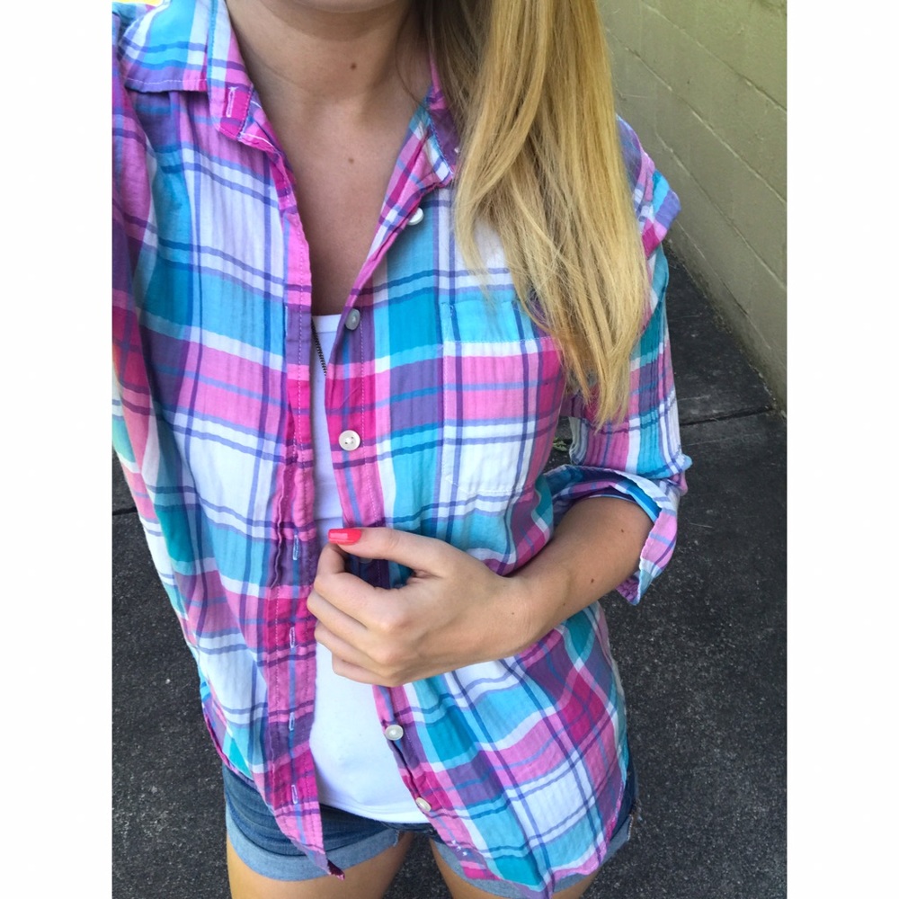 American eagle XS pink blue plaid shirt