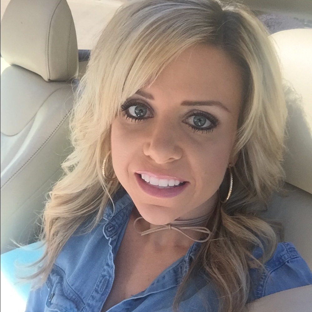 Meet your Posher, Stephanie