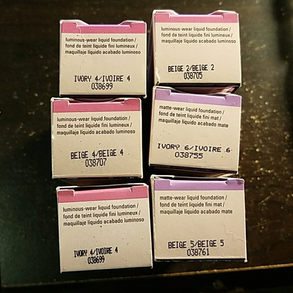 MARY KAY LUMINOUS WEAR FOUNDATION - Picture 2 of 3