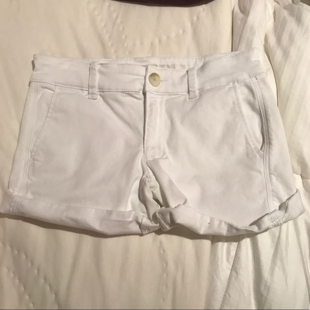 American Eagle White Super Stretch Shorts SIZE 2
