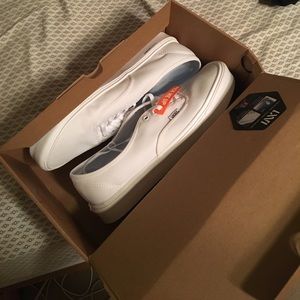 10.5 white vans ultracush