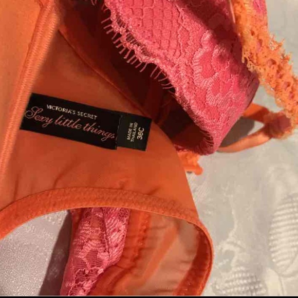 Victoria's Secret Sexy Little Things 36C - Picture 4 of 4