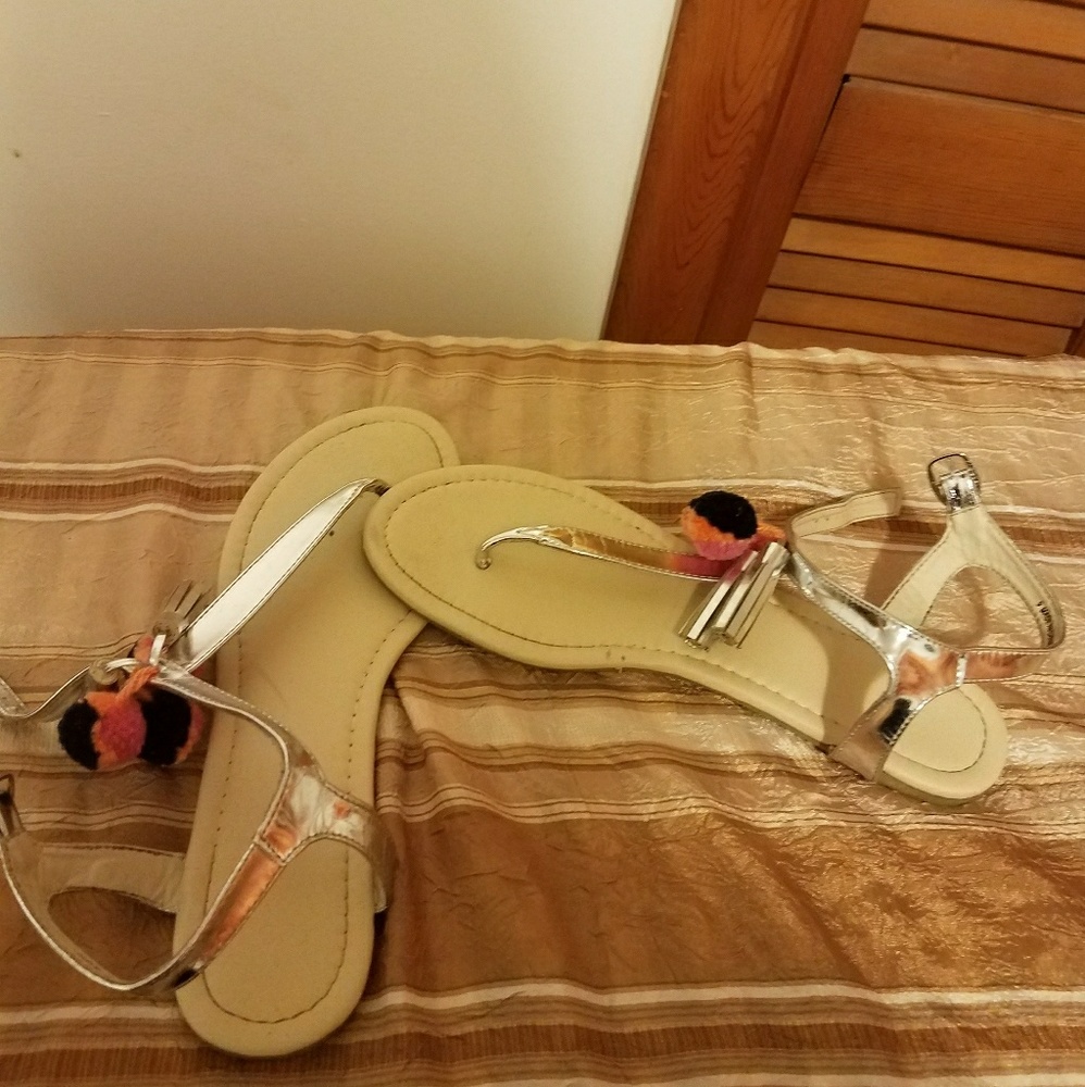 sandals - Picture 2 of 3