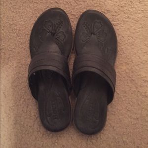 Born black sandals size 9