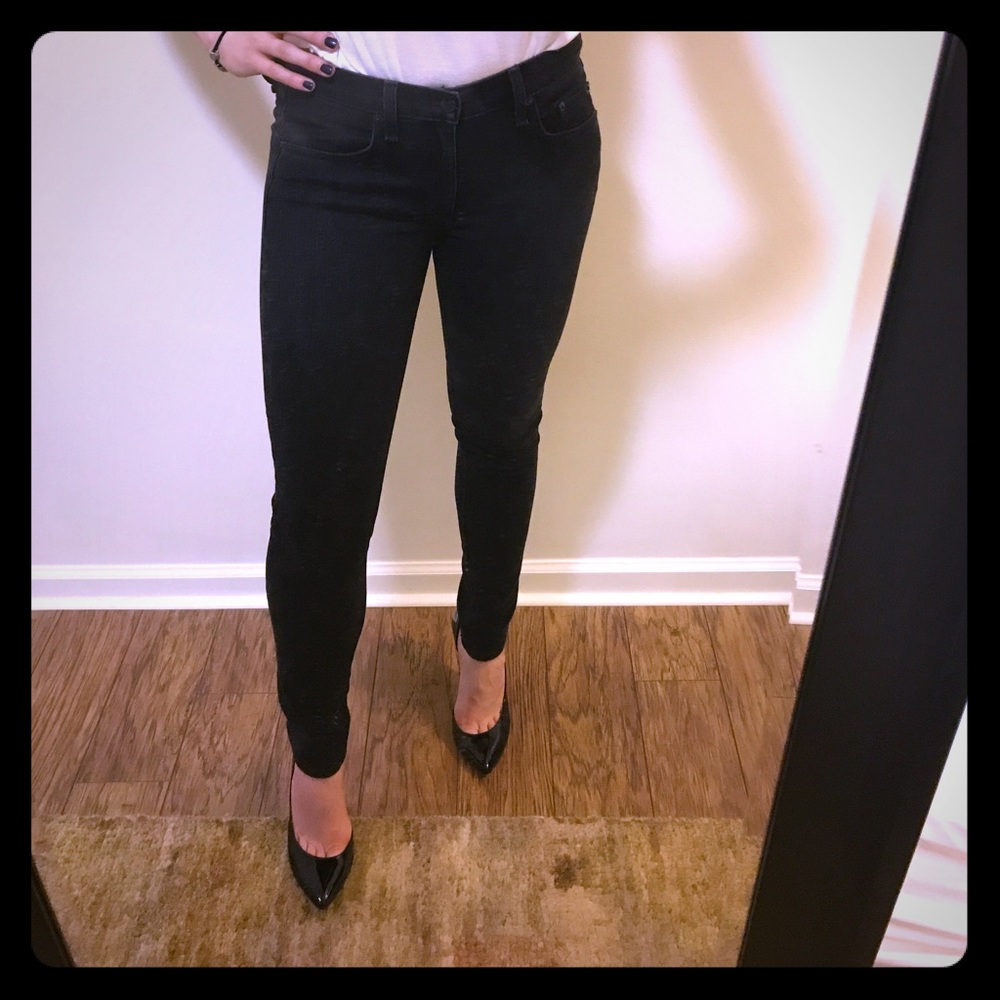 Medium rise skinny jean